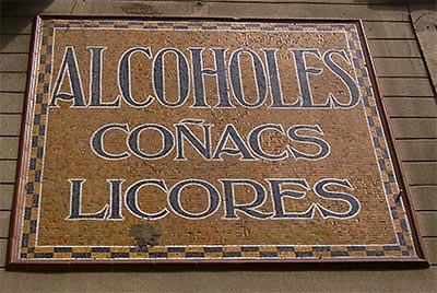 Alcoholes Coñacs Licores - shop sign Barcelona