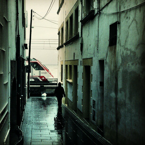 Sahile inen sokak #santpoldemar (photo)